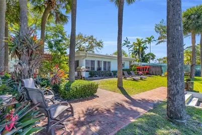 1995 Ixora Rd, North Miami, FL 33181 - Photo 27