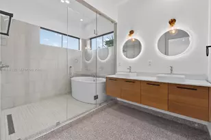 8237 NW 43rd St, Doral, FL 33166 - Photo 51