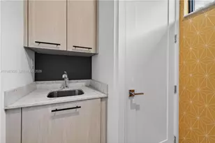 8237 NW 43rd St, Doral, FL 33166 - Photo 37