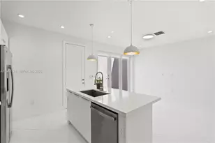 6432 NW 104th Ct, Doral, FL 33178 - Photo 15