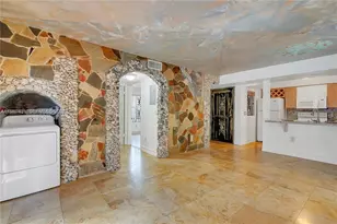 6580 W 27th Ct, Hialeah, FL 33016 - Photo 11