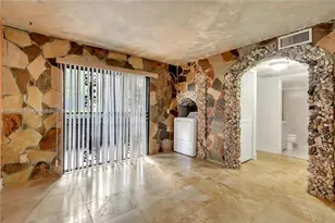 6580 W 27th Ct, Hialeah, FL 33016 - Photo 13