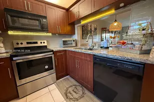 10616 NW 10th St, Pembroke Pines, FL 33026 - Photo 9