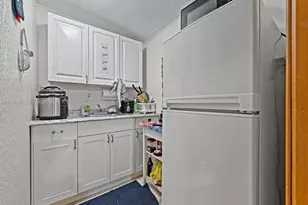 871 SE 5th Pl, Hialeah, FL 33010 - Photo 29