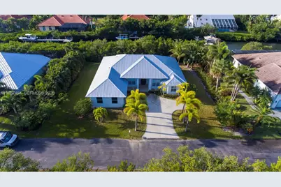 2135 Island Dr, Vero Beach, FL 32963 - Photo 3