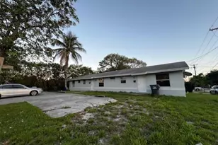2746 Johnson St, Hollywood, FL 33020 - Photo 3