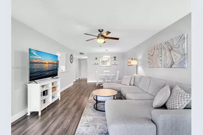 1811 Sabal Palm Dr #307, Davie, FL 33324 - Photo 19