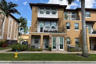 1045 SW 147th Ave, Pembroke Pines, FL 33027 - Photo 1