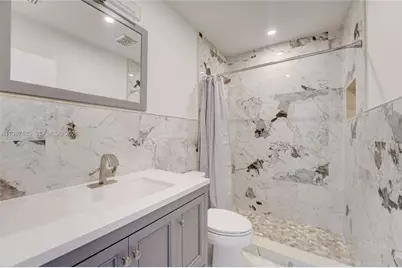 8352 Dundee Ter, Miami Lakes, FL 33016 - Photo 5