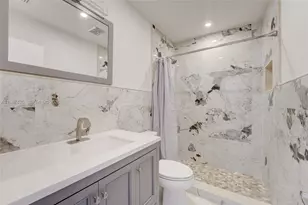 8352 Dundee Terrace, Miami Lakes, FL 33016 - Photo 5