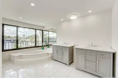 8352 Dundee Ter, Miami Lakes, FL 33016 - Photo 25