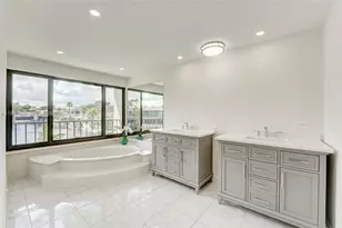 8352 Dundee Terrace, Miami Lakes, FL 33016 - Photo 25