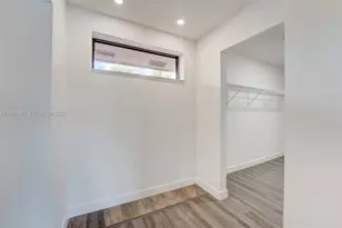 8352 Dundee Terrace, Miami Lakes, FL 33016 - Photo 27