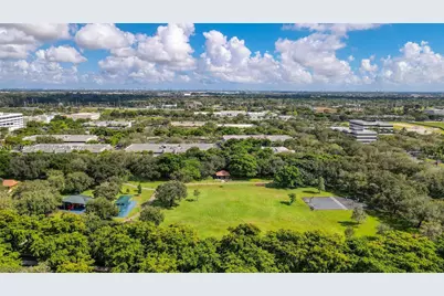 8352 Dundee Ter, Miami Lakes, FL 33016 - Photo 53