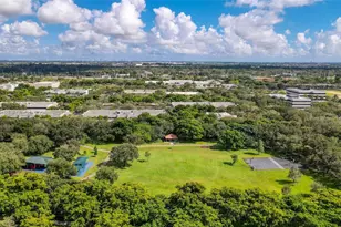 8352 Dundee Terrace, Miami Lakes, FL 33016 - Photo 53