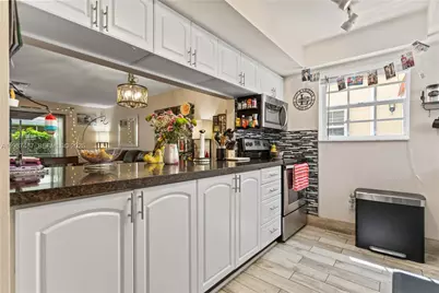 337 Waterside Dr #337, Hypoluxo, FL 33462 - Photo 3