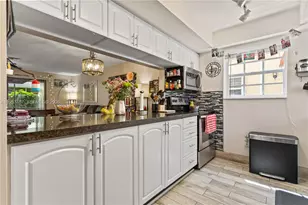 337 Waterside Dr, Hypoluxo, FL 33462 - Photo 3