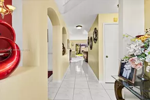 1041 NW 189th Ave, Pembroke Pines, FL 33029 - Photo 7