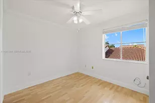 1041 NW 189th Ave, Pembroke Pines, FL 33029 - Photo 27