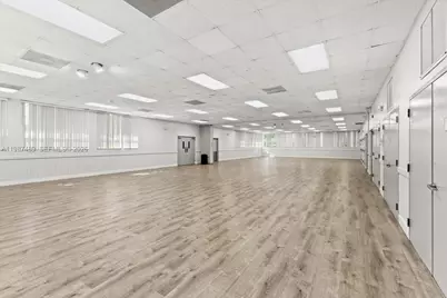 1041 NW 189th Ave, Pembroke Pines, FL 33029 - Photo 31
