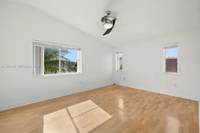 1041 NW 189th Ave, Pembroke Pines, FL 33029 - Photo 19