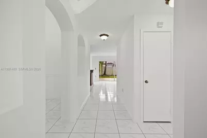 1041 NW 189th Ave, Pembroke Pines, FL 33029 - Photo 5