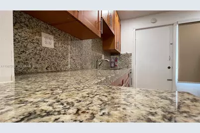 9240 Fontainebleau Blvd #506, Miami, FL 33172 - Photo 13