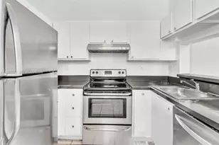 1701 NW 96th Terrace, Pembroke Pines, FL 33024 - Photo 13