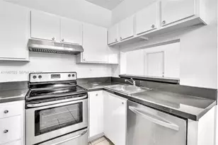 1701 NW 96th Terrace, Pembroke Pines, FL 33024 - Photo 15