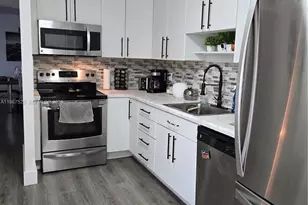 900 NE 195th St, Miami, FL 33179 - Photo 7