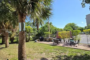 900 NE 195th St, Miami, FL 33179 - Photo 23