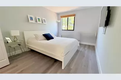1392 Canary Island Dr #0, Weston, FL 33327 - Photo 9