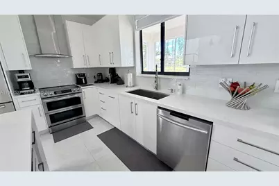 1392 Canary Island Dr #0, Weston, FL 33327 - Photo 13