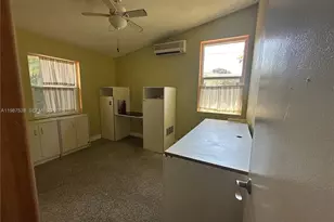 2490 Andros Ln, Fort Lauderdale, FL 33312 - Photo 11