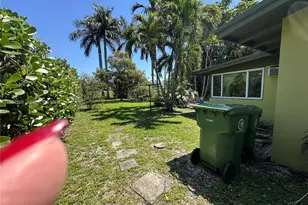 2490 Andros Ln, Fort Lauderdale, FL 33312 - Photo 27