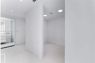 300 Biscayne Blvd Way, Miami, FL 33131 - Photo 15