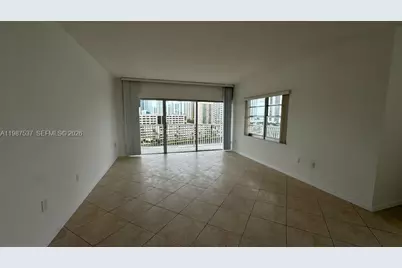 300 Bayview Dr #915, Sunny Isles Beach, FL 33160 - Photo 9