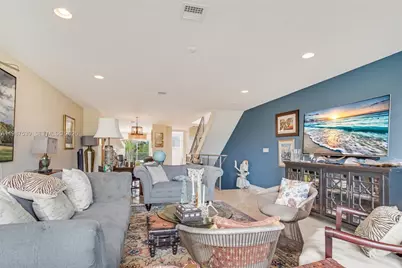 820 NE 19th Ave, Fort Lauderdale, FL 33304 - Photo 9