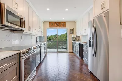 820 NE 19th Ave, Fort Lauderdale, FL 33304 - Photo 11