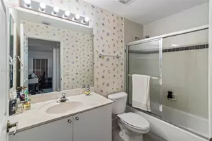 1886 NW 145th Terrace, Pembroke Pines, FL 33028 - Photo 25