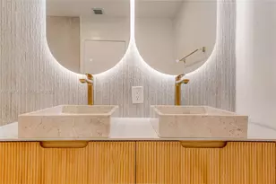 1017 NW 47th St, Miami, FL 33127 - Photo 17