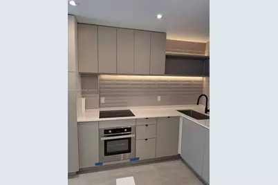 2899 Collins Ave #1422, Miami Beach, FL 33140 - Photo 1