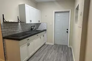 1101 NW 32nd Pl, Miami, FL 33125 - Photo 5