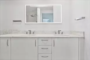 1331 Brickell Bay Dr, Miami, FL 33131 - Photo 17