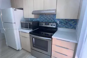 10550 NW 7th Terrace, Miami, FL 33172 - Photo 11