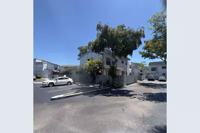 10550 NW 7th Ter #B7, Miami, FL 33172 - Photo 9