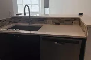 565 Vista Isles Dr, Sunrise, FL 33325 - Photo 3