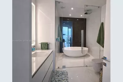 300 Biscayne Blvd Way #2106, Miami, FL 33131 - Photo 7