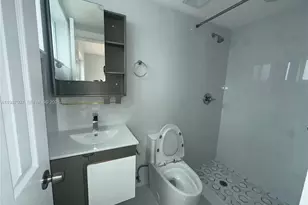 8125 Hawthorne Ave, Miami Beach, FL 33141 - Photo 7