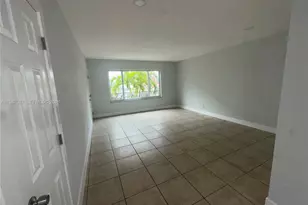 8125 Hawthorne Ave, Miami Beach, FL 33141 - Photo 9